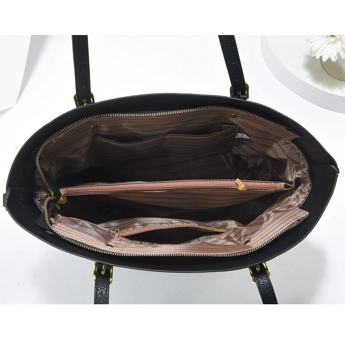 Core Classic Tote - Image 4
